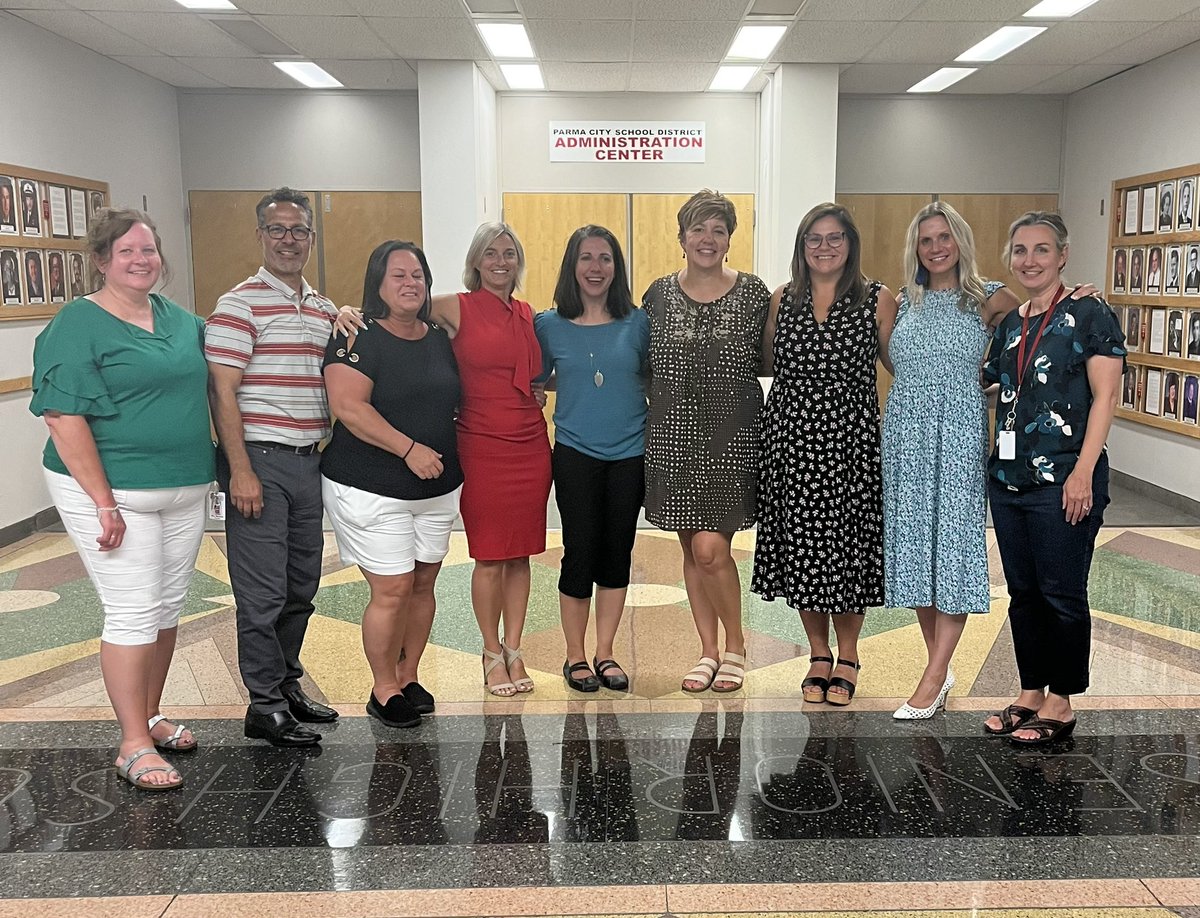 PCSDDelVecchio's tweet photo. Our last first day at PSH! https://t.co/7ec7tiHlZB