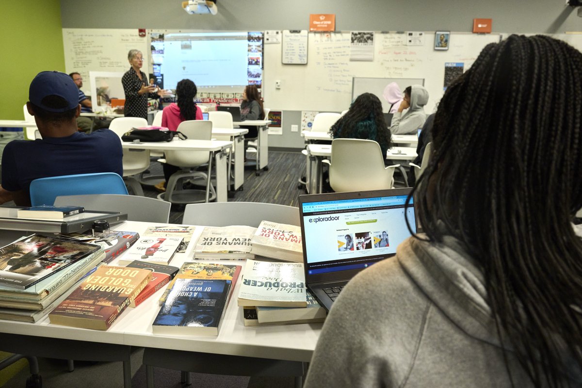 SimonYouthAcad's tweet photo. Their future is now!

Monday's guest speaker @SimonYouthAcad explains the many career opportunities, internships and programs they can find on https://t.co/BQEQXHMFtI

Listen, learn, and empower https://t.co/H8JwXUhKQW
