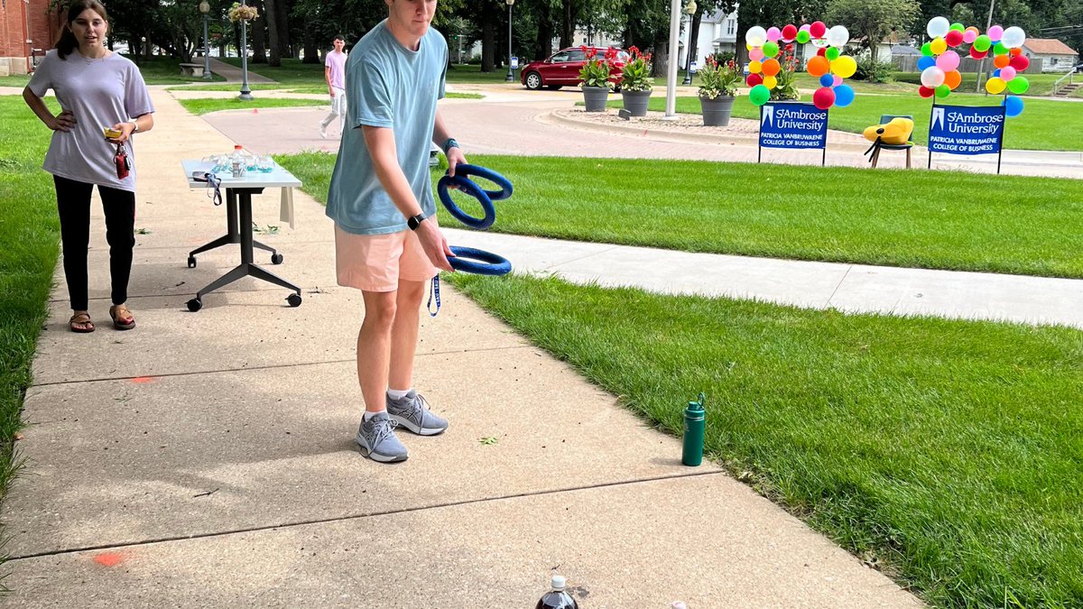 stambrosecob's tweet photo. Thank you to all of the new and returning bees who joined us for the fun at the COBee Back To School Carnival at McMullen Hall! We are so thrilled to start off the Fall semester with a buzz! 🎊🎉🐝 #Bees4Biz #SAUWelcomeWeek https://t.co/Ptj2APQ3IW