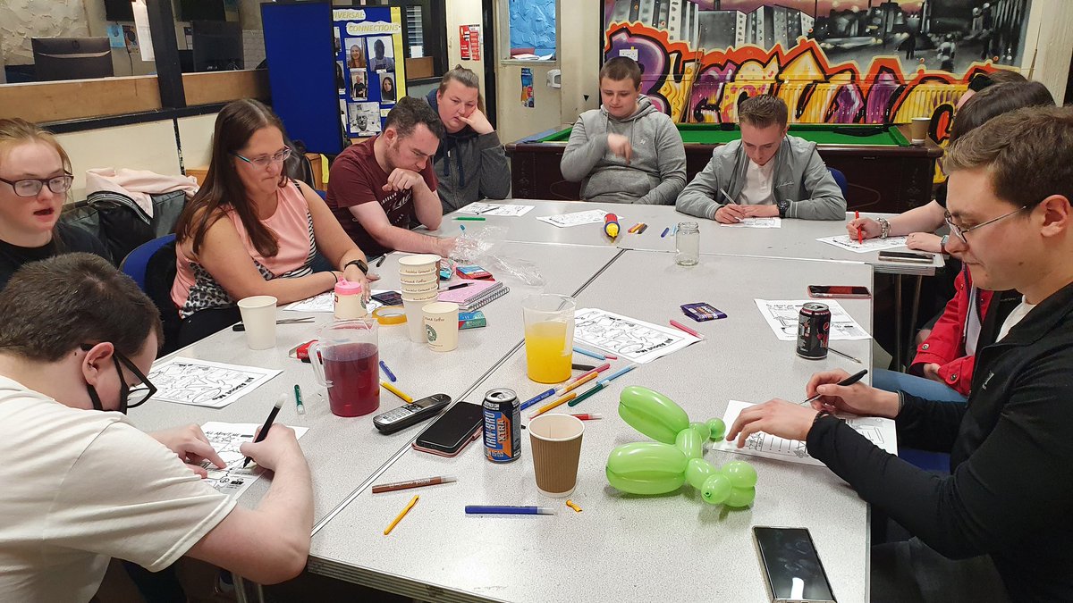 RutherglenUC's tweet photo. Tonight we are having a lovely time getting to know each other a little better. 🙂❤ #BecauseofCLD #TheMFactor #youthworkchangeslives @SouthLanCouncil #itsSLC https://t.co/I8nx5X2T85