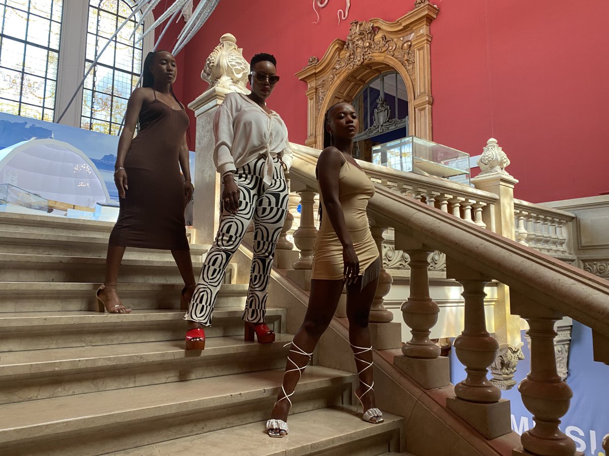 jdeviras's tweet photo. Nomcebo Zikode et Master KG ont découvert #Monaco guidés par @Stephbolongaro qui a invité le groupe sud-africain pour un spectacle unique @Operadenice le 16 novembre au profit de @AMPAAlzMonaco.  #MonteCarloSBM https://t.co/11dtZ1ospb