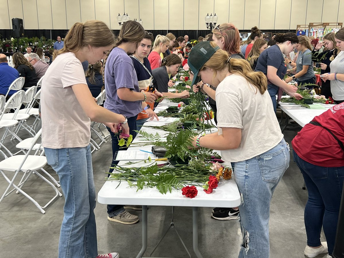 wcsFvHSwh's tweet photo. These FFA members are having a great time competing at the TN State Fair today. Livestock judging, public speaking, and Floral Design. https://t.co/eUDiy9gSIi