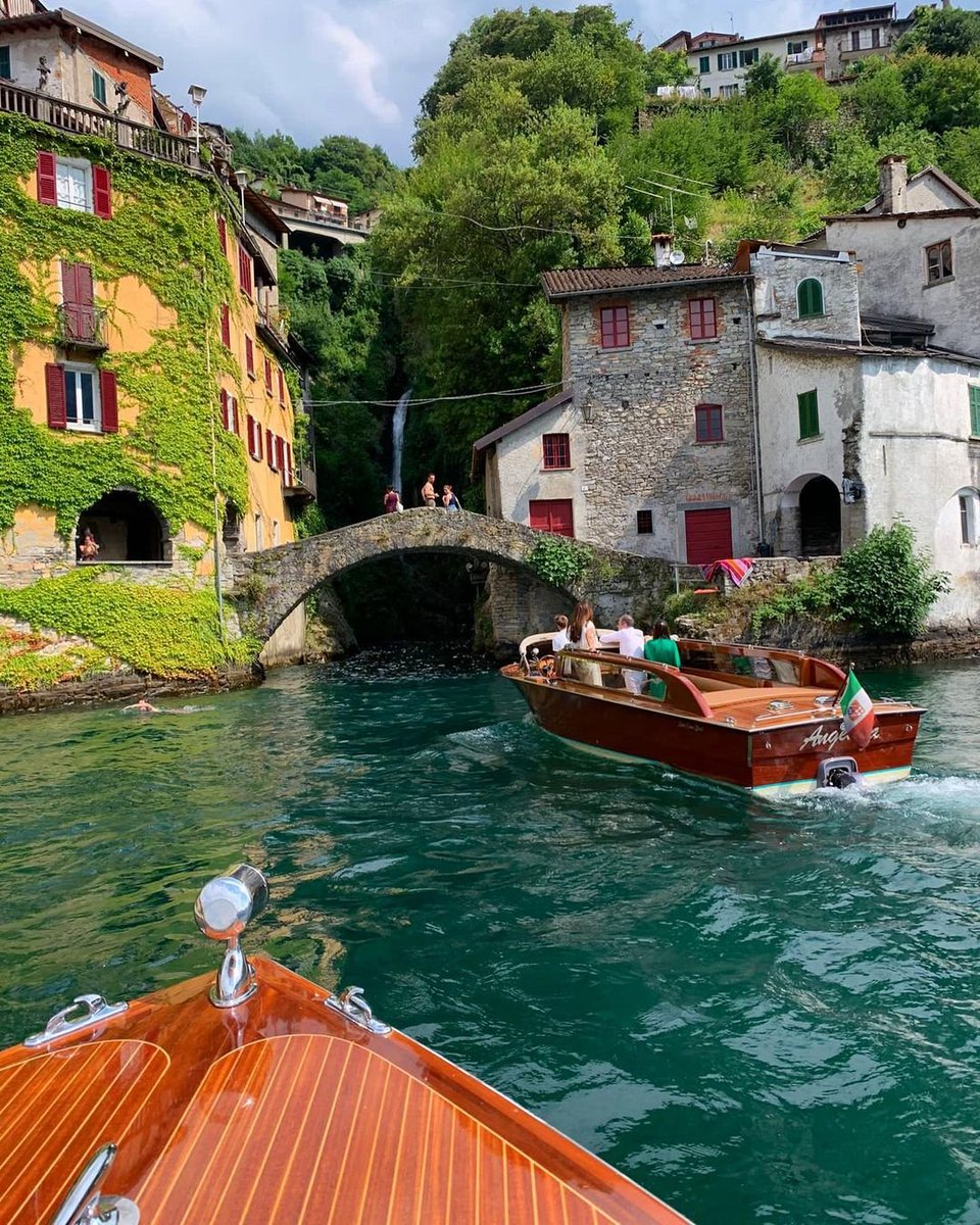 travly's tweet photo. Lake Como, Italy https://t.co/fi05X7mLEe