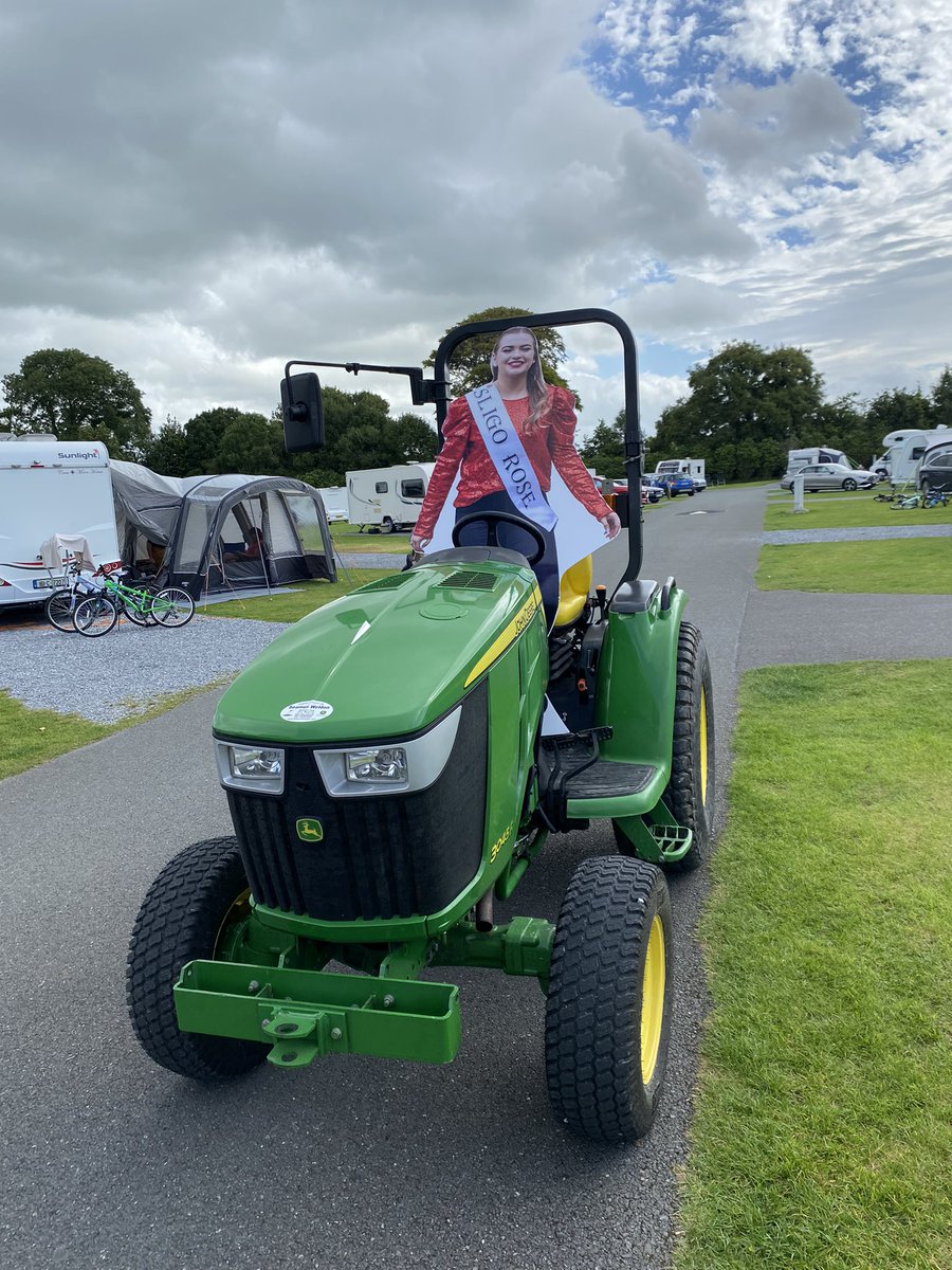 conal_mccormack's tweet photo. Eiméar Mulvey the sligo rose is on her way to Tralee.
#RoseOfTralee #sligorose https://t.co/G50HiHocZm