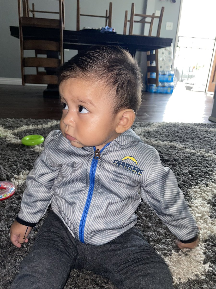 heckyajess's tweet photo. Ready for football season 🏈⚡️ #10mos 😍 https://t.co/ngR0yZF4n3