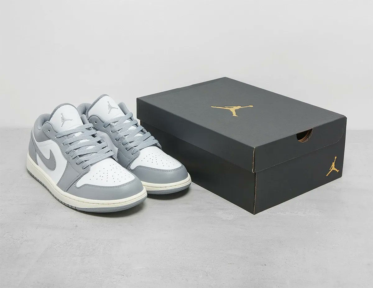 godripapp's tweet photo. Official photos of the Air Jordan 1 Low "Vintage Grey"!๐ง#AirJordan1 #seakerhead #nike #Godrip https://t.co/Lkn7e91YRo