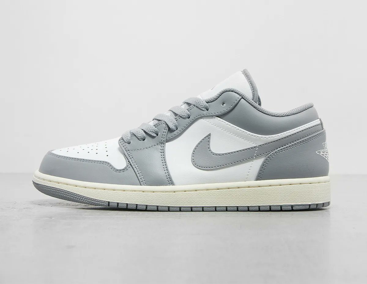 godripapp's tweet photo. Official photos of the Air Jordan 1 Low "Vintage Grey"!๐ง#AirJordan1 #seakerhead #nike #Godrip https://t.co/Lkn7e91YRo