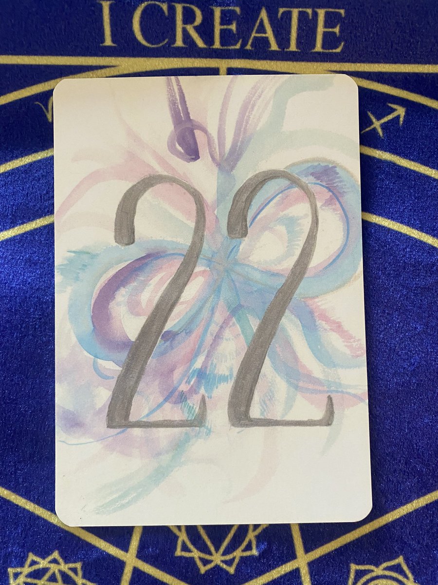 SouljourneyG's tweet photo. 今日の一枚「22」
引くときに思い浮かんだ5の数字
昨日のシルバーに続きゴールド
・新たな世界に身を投じる
・無限大の可能性を切り拓く
#thegaiahouse
#septagram
#lifeisbeautiful
#souljourney https://t.co/XiwoB6z8CX
