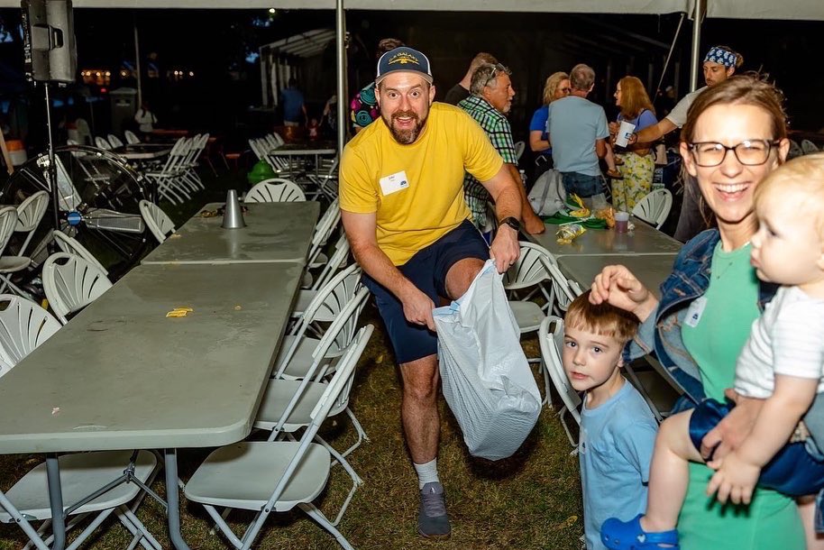 ILCollegeAlumni's tweet photo. The rain couldn't keep us from having fun at Saturday's State Fair Tent Party. Thanks so much to everyone who was able to attend such a memorable event!
View Full Photo Album :: https://t.co/47GBvL18Vk
#IllinoisCollege #ICAlumni #TrueBlueForever https://t.co/pJEDSbYkJ0