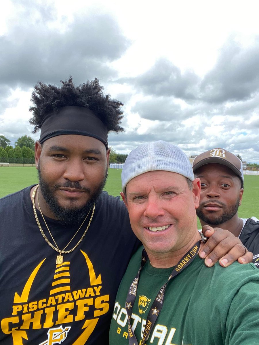 My first captain James Boyd . Coming down to Bordentown to not only speak to the team but to help out with DE’s . Awesome!! #WIN☘️TODAY