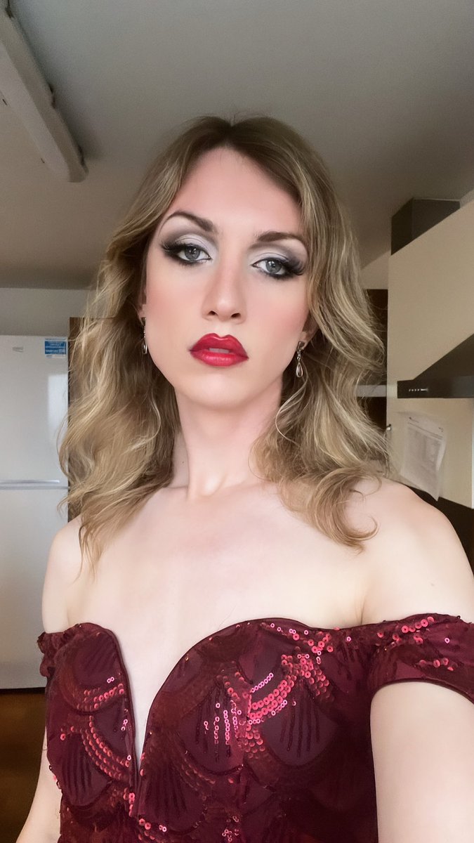 velvetcaveat's tweet photo. Noir time, femme fatale coming for you x @quintuple_l 

https://t.co/UtuYZ4PKFv https://t.co/pqiPKyV32a