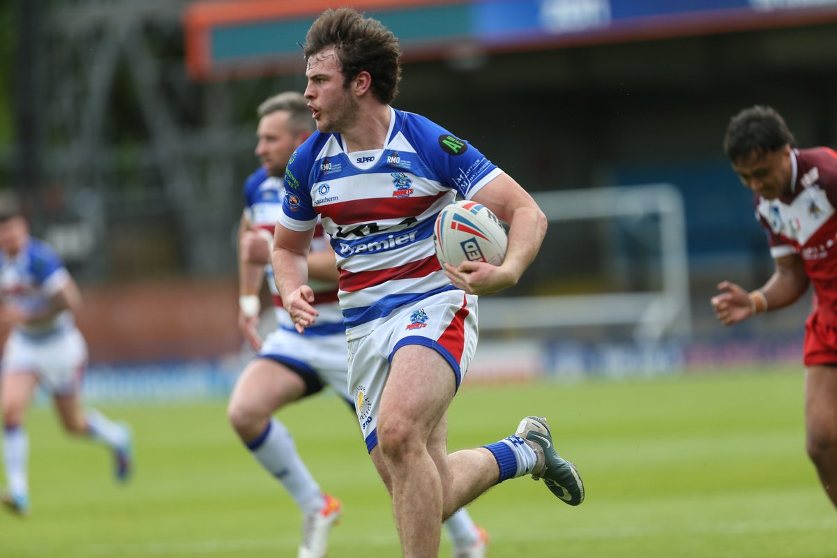 RochdaleHornets's tweet photo. 🏆 With 39.3% of the votes, you chose Cobi Green as your Man of the Match against North Wales

👏 Despite the defeat, the Welshman was influential at Scrum Half and also picked up his fifth try of the season

#ThisIsRochdale 🐝 https://t.co/EDxGMMVjw4