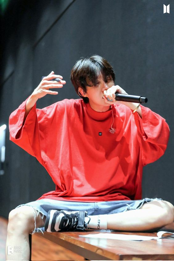 HOPEPlCS's tweet photo. 🎤 https://t.co/Dxd192diKm
