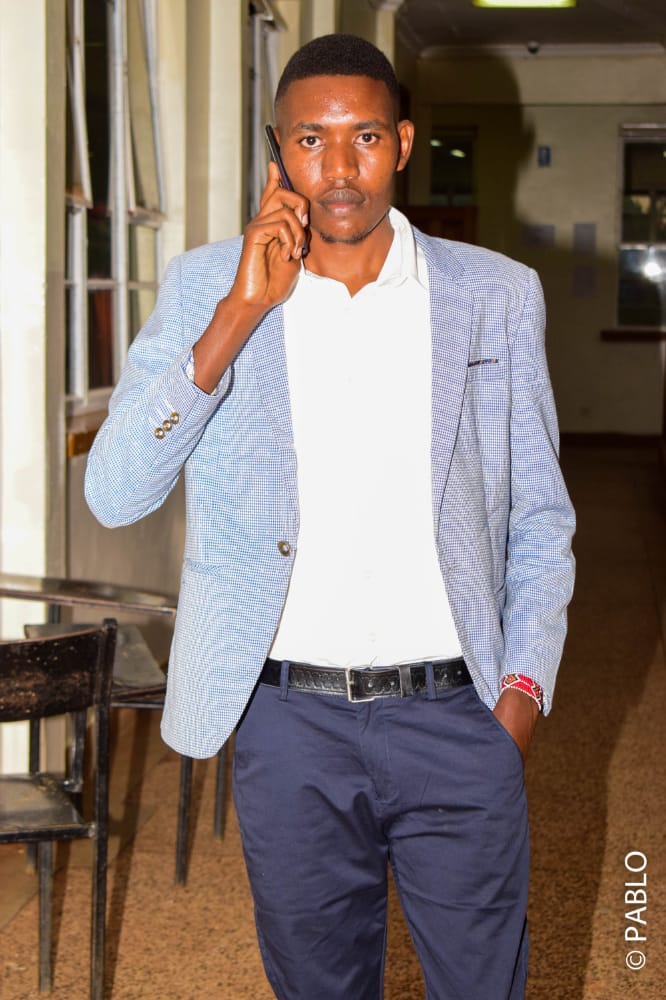 SMinchilei's tweet photo. If "kata simu tuko site"  was a person 😂 https://t.co/oTF2sUA98P