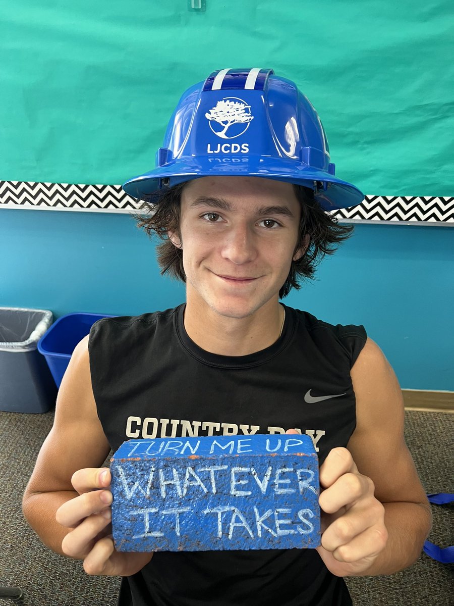 coach_hales's tweet photo. Our @TORREYFOOTBALL captains named Madden Craig ‘24 as our #HardHatPlayerOfTheWeek for his 51 yd TD reception and game winning FG! #DRILL #WhateverItTakes #OneTreeOneTeam #TorreyPride https://t.co/cZdafR1G2u