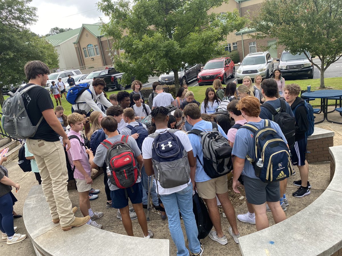 principalatious's tweet image. Our seniors decorate their rock at Bruin Park. The c/o 23niors are a force! #PATradition #PAGrade12
