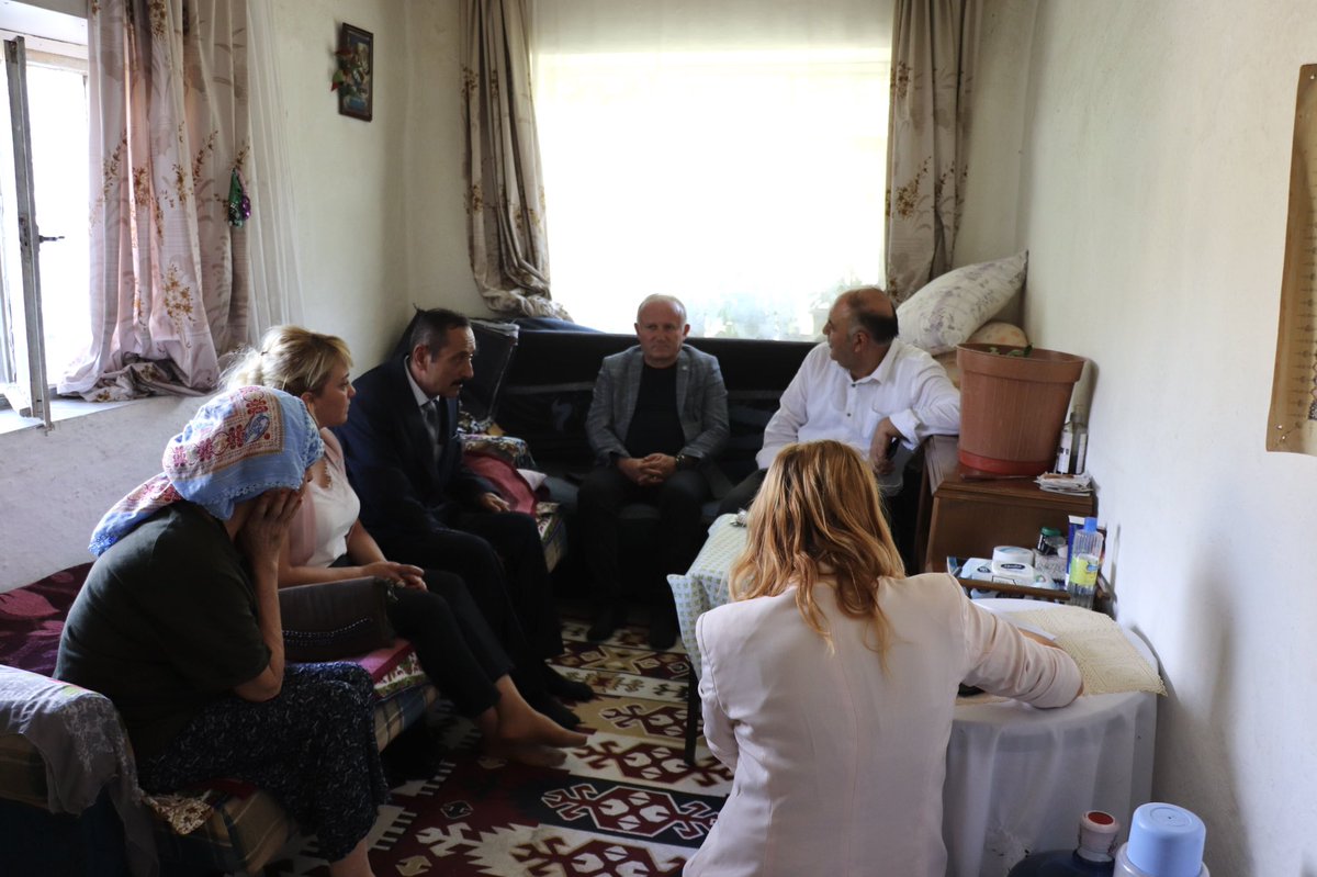 #YazSeferberliği kapsamında, 
İYİ Parti Ankara İl Başkanlığı olarak; 
İlçe ilçe, mahallelerimizi dolaşarak ev ziyaretleri yapmaya devam ediyoruz.

Bu ziyaretler kapsamında, Mamak'ta vatandaşlarımıza misafir olduk, dertlerini ve gerçek gündemi onlardan dinledik.
İYİ'liğe #AzKaldı