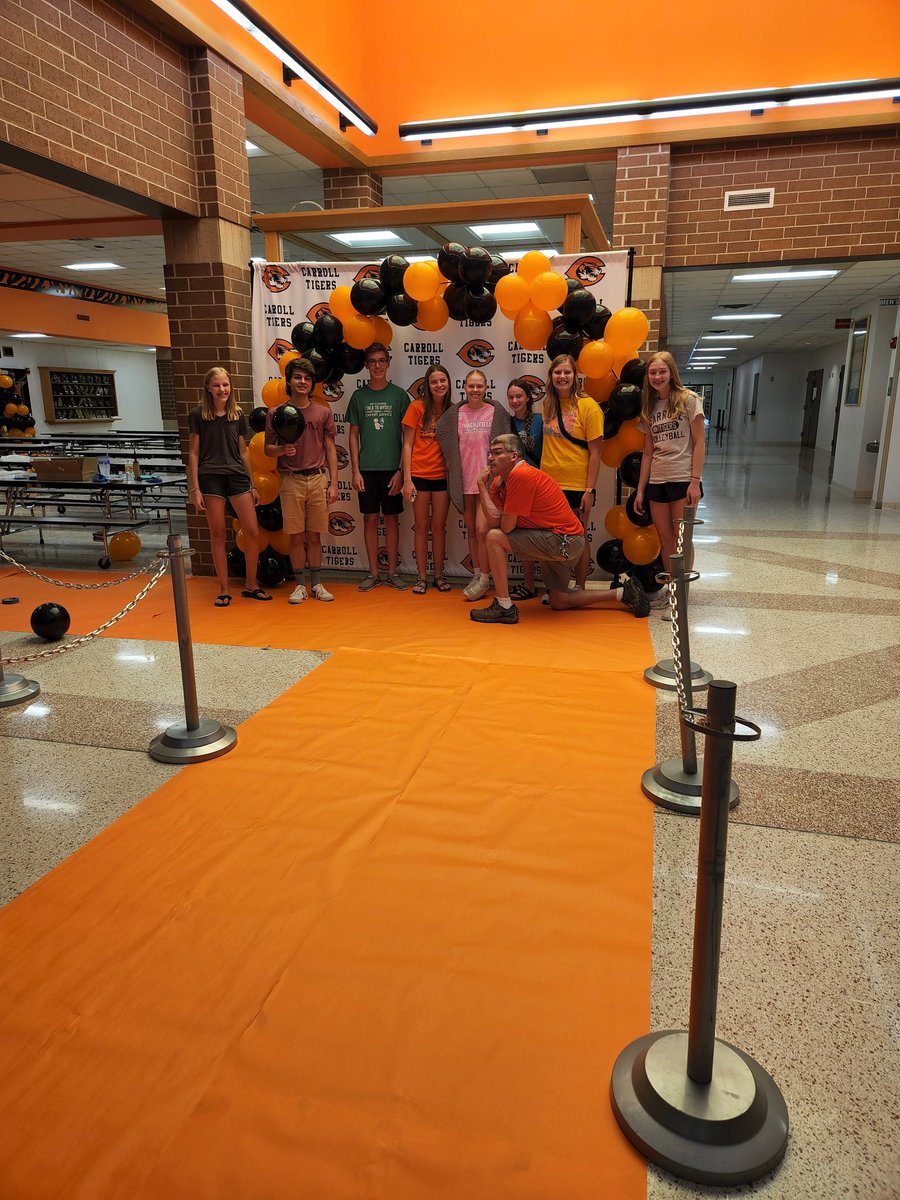 KourtneyAbbotts's tweet photo. Carroll High School Student Senate is ready to welcome students back tomorrow! https://t.co/cbxfguR4jR