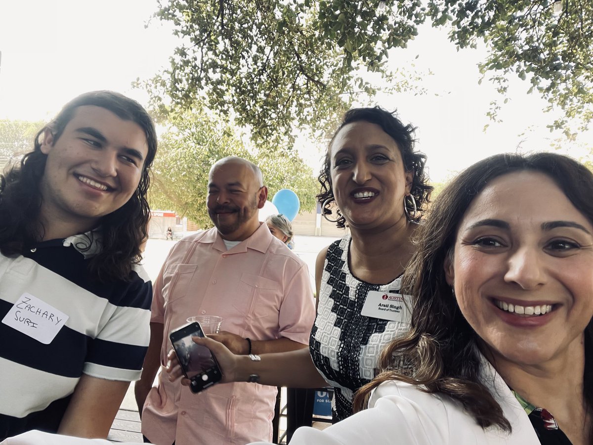 GinaHinojosaTX's tweet photo. Austin is back LIVE! From 3 @TCDP grand openings, to #PrideATX , to @aratisingh
re-election kickoff, to Dem meet-ups. #ATX is hitting the streets w/high energy!
@SherylCole1 @paulsaldana @LYNNforAISD
@Noelita4AISD https://t.co/By2EnM4Bq1