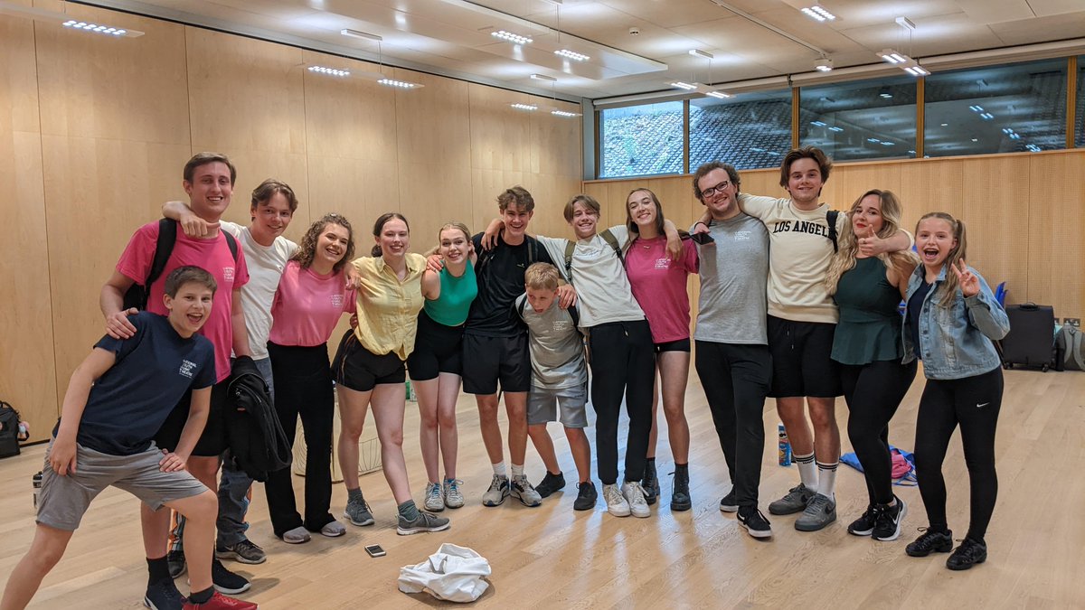 HannahMDocherty's tweet photo. Late to the party but wanted to extend my gratitude towards this thing/people.
Had the most amazing time workshopping 'The Boy Who Sailed and Ocean in an Armchair.' @JordanLi_Smith you're a wonder.
Big love to @ReddelJohn @Suzie_Curran @LaraWilliamson #alexsutton and @nymtuk https://t.co/3kqnIWaalN