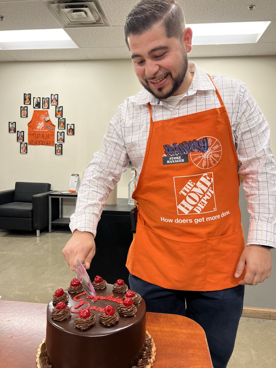 Congratulations on your promotion to Store Manager!! Well deserved 😊 <a href="/Manny_CubFan/">manuel romero</a> <a href="/White2Dawn/">Dawn White</a> <a href="/JosieMSASM2036/">Josie</a> <a href="/toniquem40/">@Toniquem40</a> @KarlieeT_CXM <a href="/Yadirafavela14/">Yadira Favela 🐻</a>