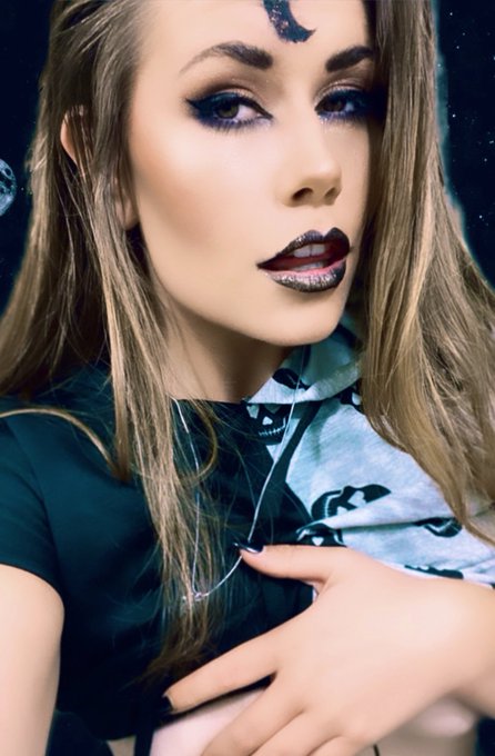 It&rsquo;s so hard being a Goddess 😫😉 https://t.co/RpXn9DfEHZ<a href="/tag/mommy"class="tags"><span>#mommy</span></a><a href="/tag/vampire"class="tags"><span>#vampire</span></a><a href="/tag/slut"class="tags"><span>#slut</span></a>
