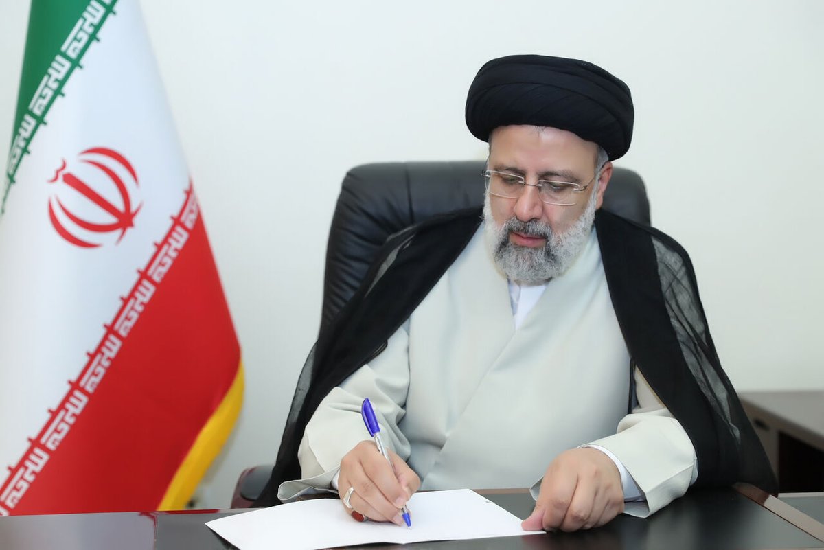IrnaEnglish's tweet photo. President hails victory of #Iranian astronomy &amp; astrophysics Olympiad team https://t.co/esVQs1rAfb #IOAA2022 https://t.co/gtdPhYyAIa