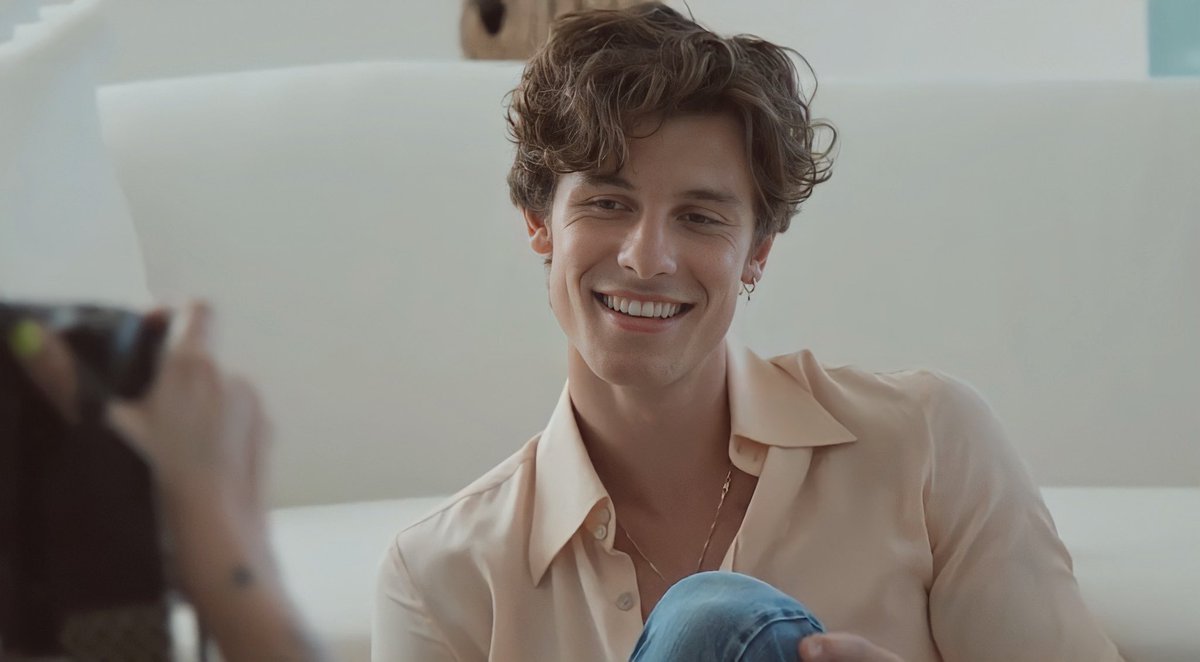shittokindaok's tweet photo. shawn literally belongs in a romcom and i will never stop talking about it https://t.co/R2oietF0mE