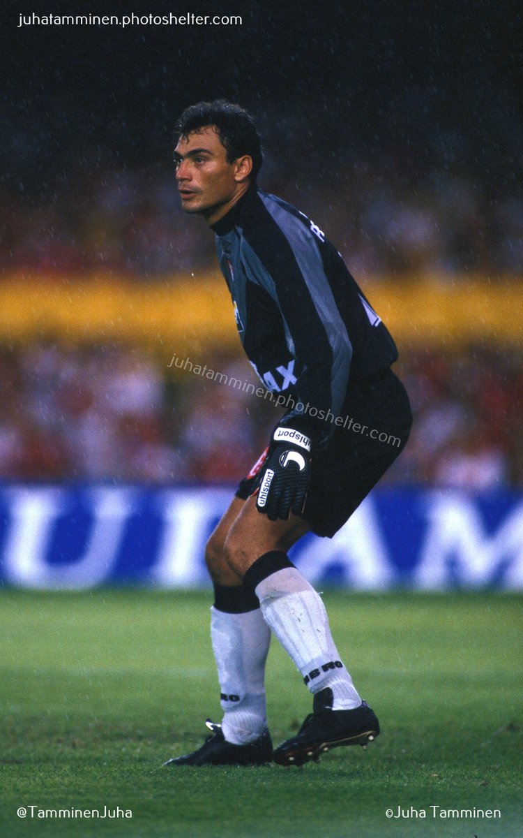TamminenJuha's tweet photo. Clemer Melo da Silva, Flamengo, 31 de janeiro de 1999 no Maracanã #Clemer #Flamengo @FlarquibaHist @EduardoValmiran @MengaoRetro https://t.co/M03QyyrE8D