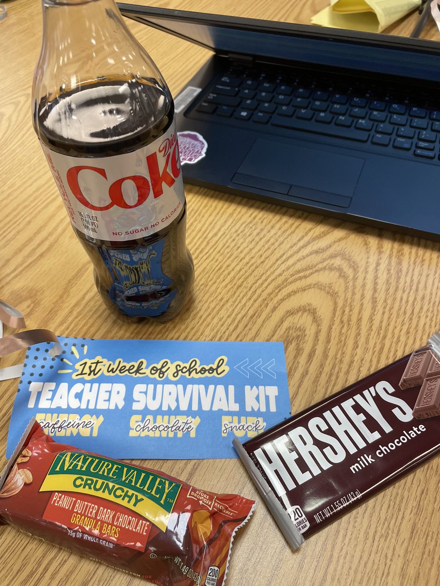 Sweetest end (literally and figuratively) of the first day of school as a new HolmesHawk. Lovely gesture from #TeamHolmes