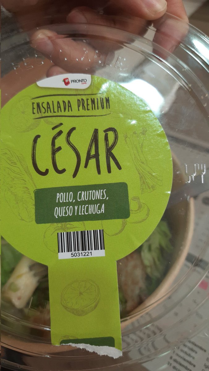 _EllenAlegria's tweet photo. @ProntoCopec pasé a comprar una ensalada Cesar en el pronto de Lautaro y al parecer no lavan la lechuga 🤢. Me quedé sin almuerzo 😡 https://t.co/rkWBvF4Jl9