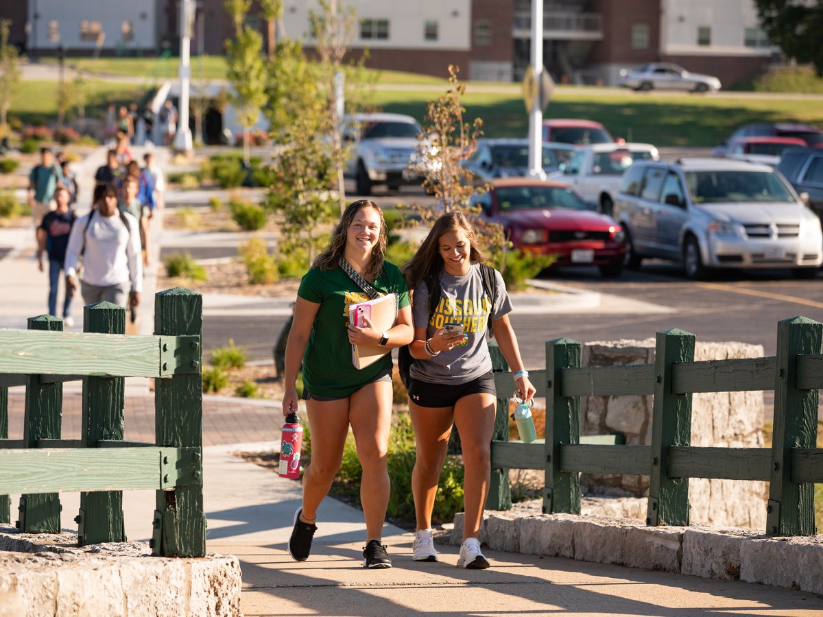 mosolions's tweet photo. Day One!
Welcome Home, Lions! #FirstDayMOSO https://t.co/L6hXR5FtdP