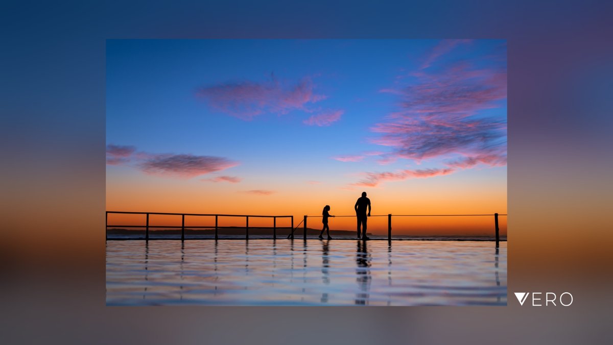 Father and his daughter taking in the sunrise#Ocean #Sea #Nature #People #sunrise #silhouette #cronulla #australia vero.co/sutto007/N-BTq…
