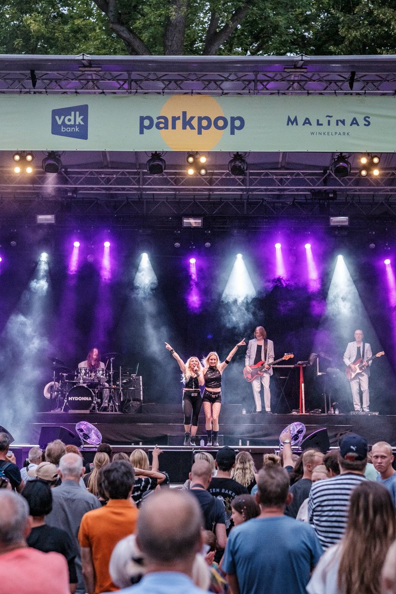 MYDONNA_OffTrib's tweet photo. * Mydonna *
Parkpop Mechelen
Merci aan de organisatie en Petra Baeten voor de foto's!🙏
#madonna #madonnatribute #mydonnatributeshow #live #concert #musicmakesthepeoplecometogether #parkpopmechelen https://t.co/UIKiUkdKwW