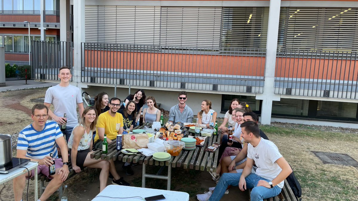 Ralf_P_Brandes's tweet photo. Pulled Pork BBQ after a day of lab cleaning and tidying. Super greatful to be part of such a fun and outstanding team! @CardioPhys_FFM https://t.co/bPyBgbbIie