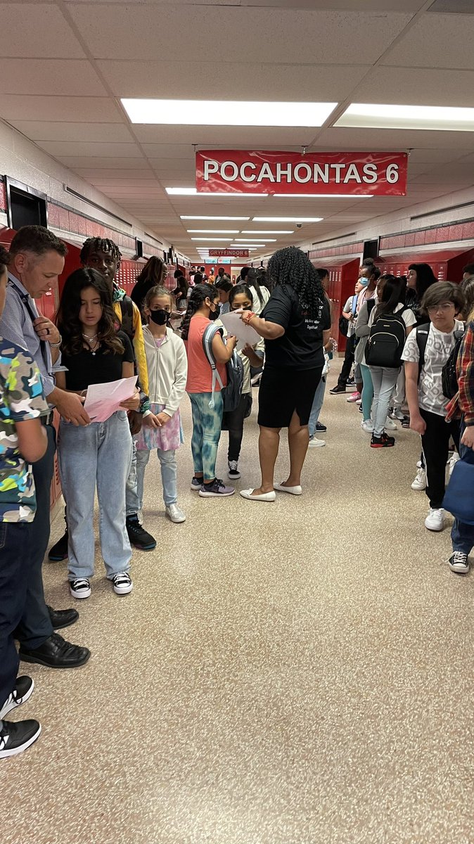 Happy Teachers make for happy students! Look at these smiles today! <a href="/1PrincipalOwens/">Angela B. Owens</a> <a href="/woodbridge_ms/">Woodbridge MS - PWCS</a>