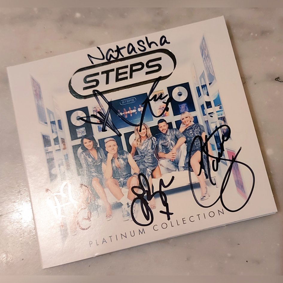 MissTashMurphy's tweet photo. @OfficialSteps, a pleasure to talk to and being around them makes me so happy 😊 I've loved them since I was 5 ❤️ and now they're celebrating 25 years 😁✨️ they even signed a birthday card for me too 😁🥰 @llatchfordevans @Ianhwatkins @Faye_Tozer @LSLofficial @_ClaireRichards https://t.co/T9B7CvSi2t