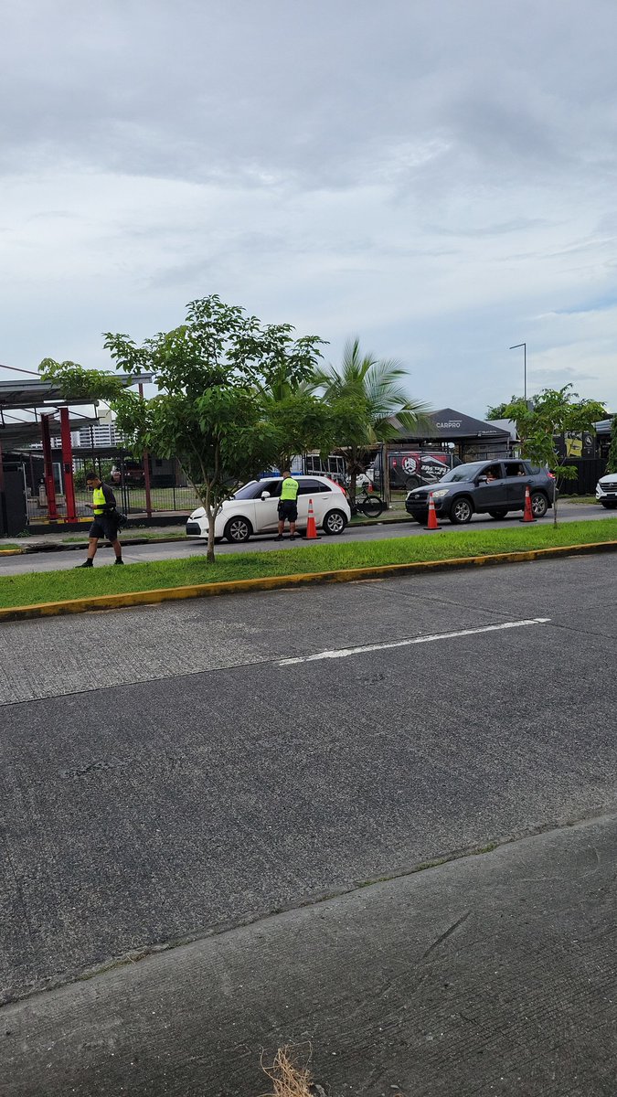 testa_anthony's tweet photo. Reten por unidades en bicicleta @ProtegeryServir @ATTTPanama sera que cumple con los requisiton para ser un reten oficial? https://t.co/LUzaqdXuqp