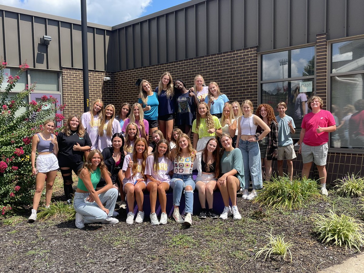 b_pearson's tweet photo. Excited for another awesome year with three editors-in-chief and a great Bugle Newsmagazine staff! https://t.co/Uo9ylGe8p1