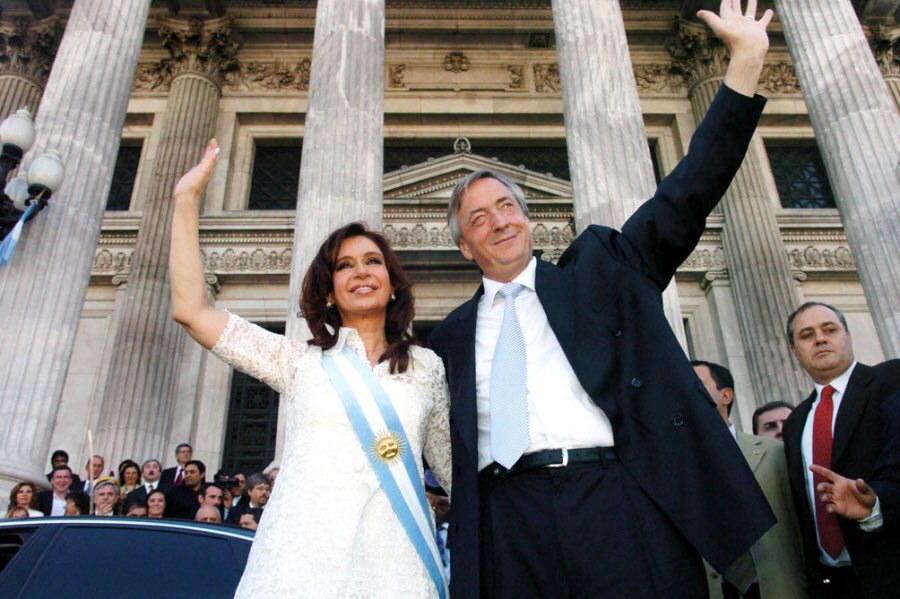 delfinawagner_'s tweet photo. tengo 19 años, el kirchnerismo fue gobierno prácticamente toda mi vida. los ví robarse el futuro de miles de jóvenes que hoy consideran emigrar como única opción para tener una mejor vida. hoy, un fiscal nos devuelve la esperanza. a no dejarlo solo. #TodosConLuciani https://t.co/nGtuZIpa4A