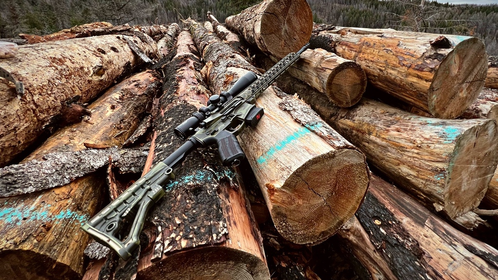 ARS_unique's tweet photo. Our Badlands AR-15 in its natural habitat... Are you ready for 🦌 season? 👀
#uniquears #makeityourown #webuildunique #pewpew #tactical #AR15 #customrifle #customAR #2A #forwhateveryoureinto https://t.co/idMlni12Ke