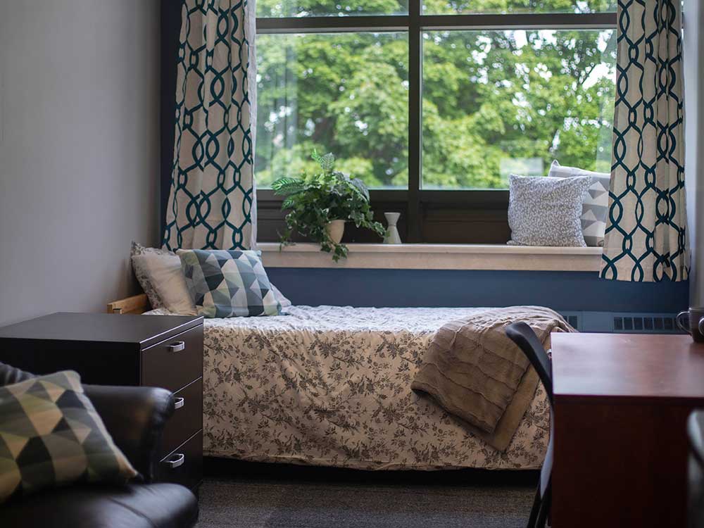 DalsonChenCBC's tweet image. New Beginnings offers #Windsor-Essex region&apos;s first sober student residence building windsorstar.com/news/local-new… @NewBe_Windsor