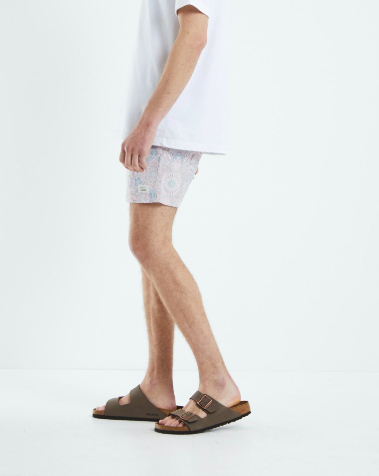 FaveThingCom's tweet image. A stylish pair of men's boardshorts, featuring a multicolor pattern! Check out the Mucci 16" Volley Boardshorts on FaveThing: favething.com/o-thompson/boa… #FaveThing #Mucci #VolleyBoardshorts #Boardshorts #MensBoardshorts #SummerFashion #SummerShorts #MensShorts #SurfStitch