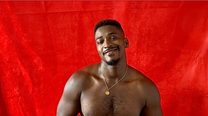 Melvin_Speaks's tweet photo. Video audition stills. Got to love em.😎🫶🏾🖤 🎭🎬🎥
He was fun… lol 
Ps.. this red background though ☺️🔴

 #Artist #working #tv #film #theatre #nyc  #nycartist #bookingseason #videostills #charactershit #actorslife https://t.co/RdKI2i1JCl