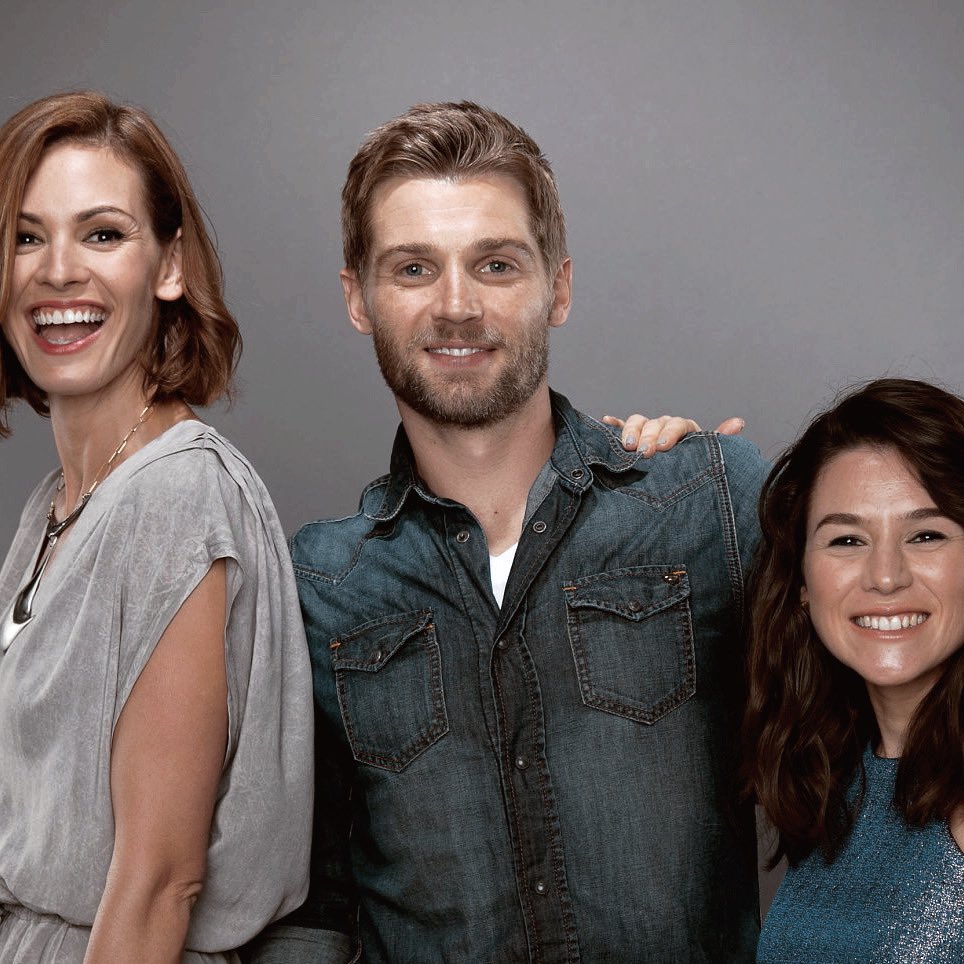 MikeVogelCom's tweet photo. Throw🔙
Mike, Yael Stone and Daisy Betts posing to promote ”Childhood’s End” back in 2015.
📸 Christopher Polk
#mikevogel #yaelstone #daisybetts #childhoodsend #syfy #christopherpolk https://t.co/Fxpy2ucHCc