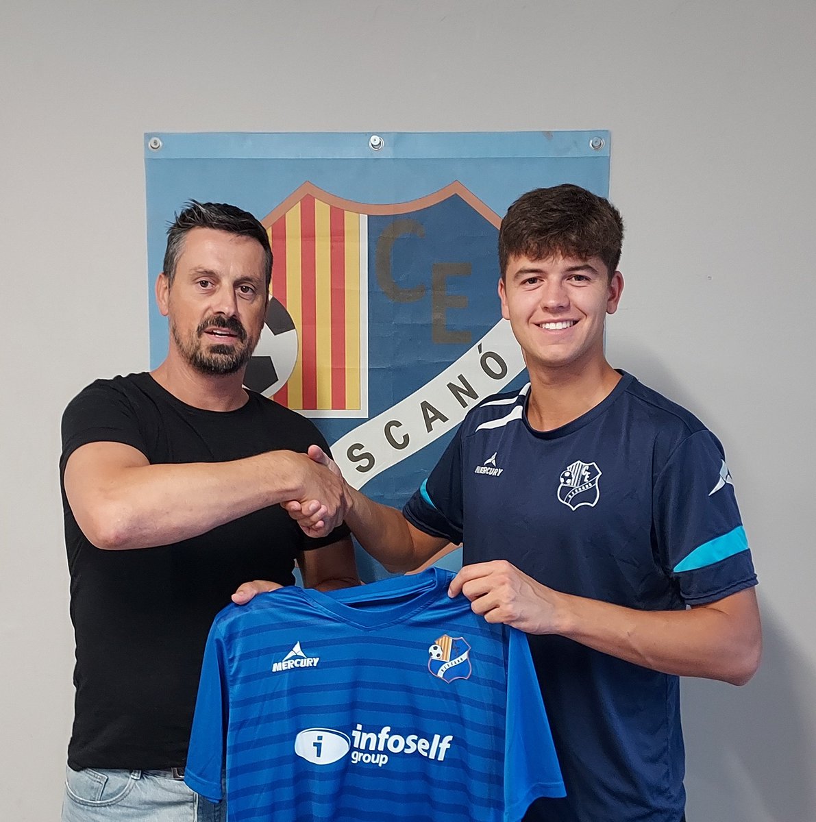 cebescano's tweet photo. 🔵⚽️ Primer Equip 
S'incorpora al primer equip en @paucornella en la seva primera temporada com amateur després de jugar al juvenil del @uefigueres Benvingut‼️‼️ https://t.co/fuTkZaI7Ps