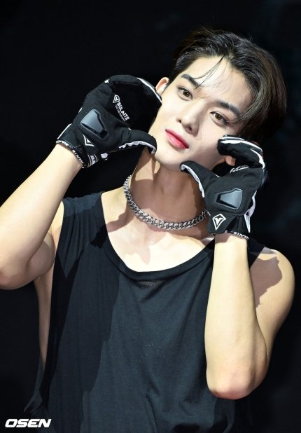 #BAEJINYOUNG #배진영 #CIX #씨아이엑스 <a href="/CIX_twt/">CIX</a> <a href="/CIX_Official/">CIX_Official</a>