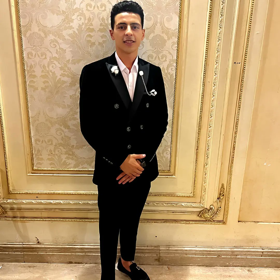 K2rem7's tweet photo. "غيري يسد فراغك ما يسد مكاني."🖤🖤 https://t.co/7L6P4VXVCt
