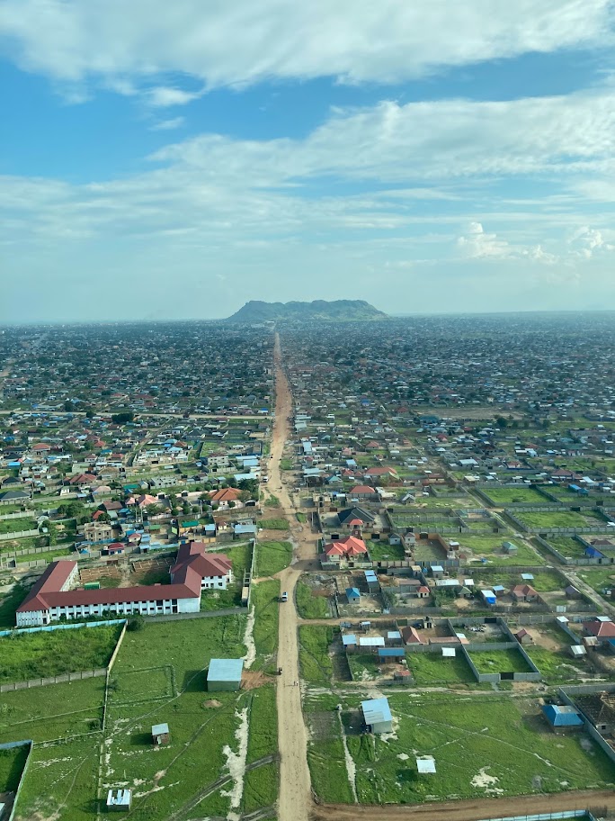 LancasterSimeon's tweet photo. Recently returned from a reporting trip to #SouthSudan, a country facing a perfect storm of starvation inducing conditions. One editing marathon later, and our piece will be on @Newshour tonight - please watch https://t.co/vulnaxHo1J