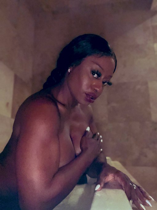 Close your eyes I have a surprise!! https://t.co/rdcD6TRtFs #seattle #ebonygoddess #findom #kelliprovocateur<a href="/tag/fitness"class="tags"><span>#fitness</span></a><a href="/tag/seattle"class="tags"><span>#seattle</span></a><a href="/tag/dominatrix"class="tags"><span>#dominatrix</span></a><a href="/tag/findom"class="tags"><span>#findom</span></a><a href="/tag/ebonygoddess"class="tags"><span>#ebonygoddess</span></a>